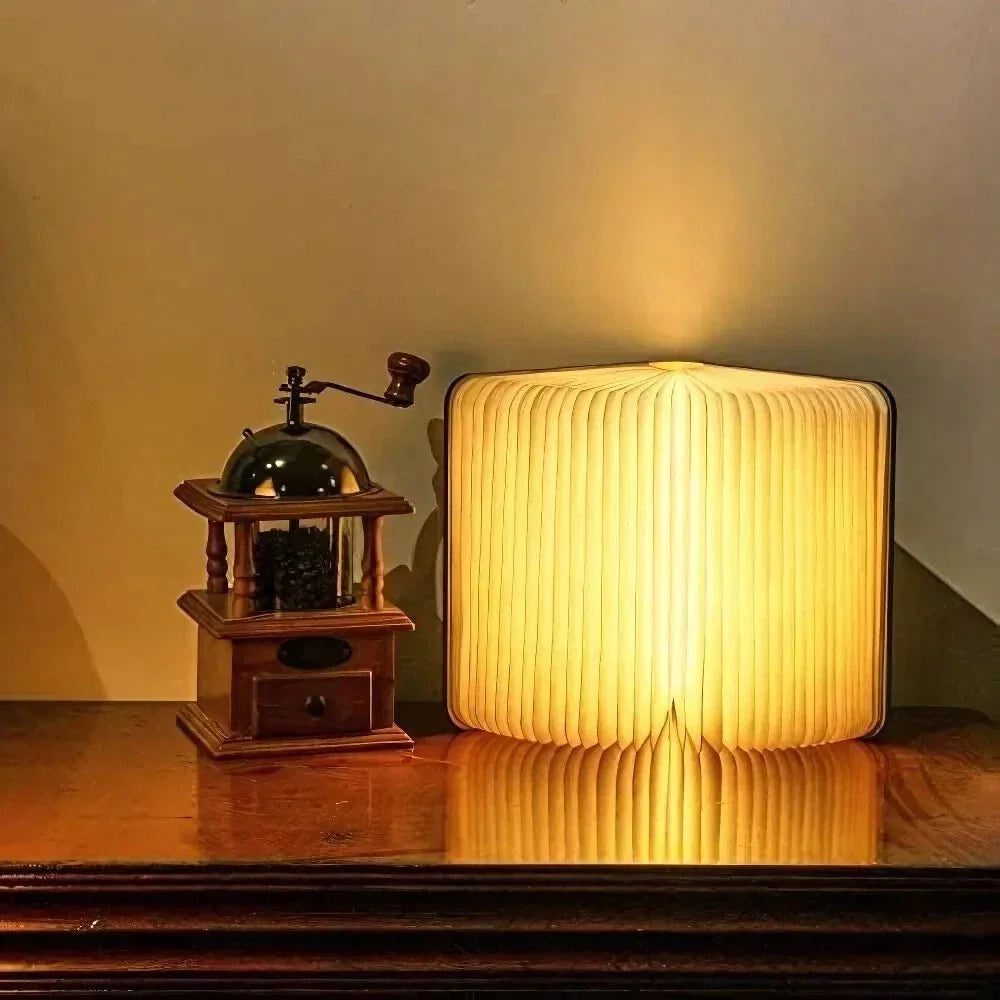 Lumibook – Składana Lampka Biurkowa LED, Ładowalna Lampa Nocna do Czytania, Design Skandynawski | Lampovo