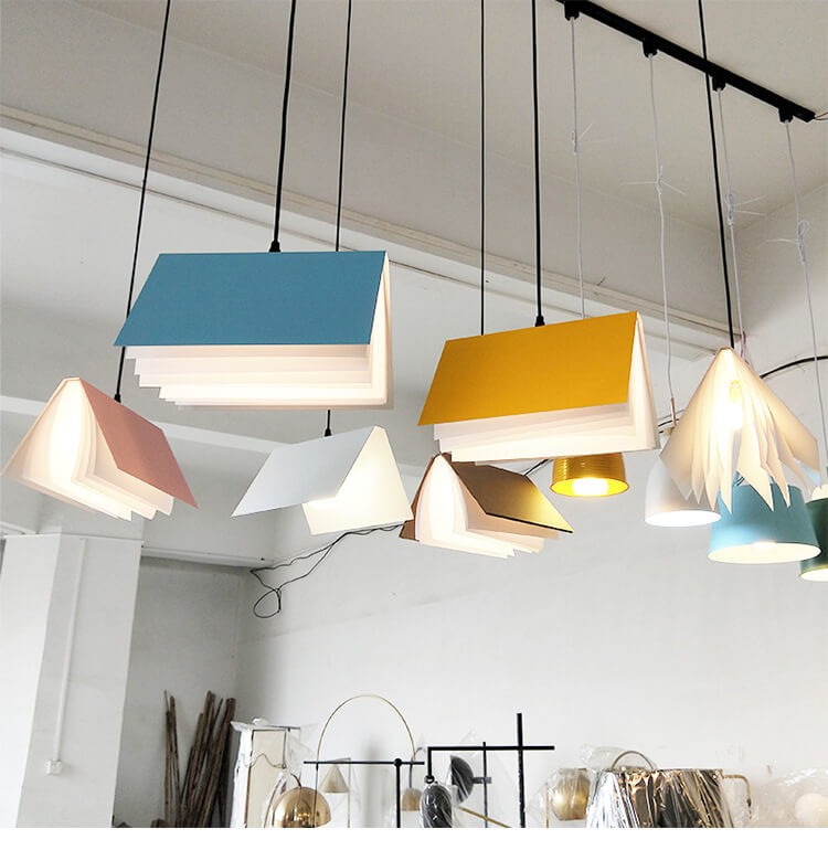 Latająca książka – nowoczesna lampa wisząca inspirowana książkami