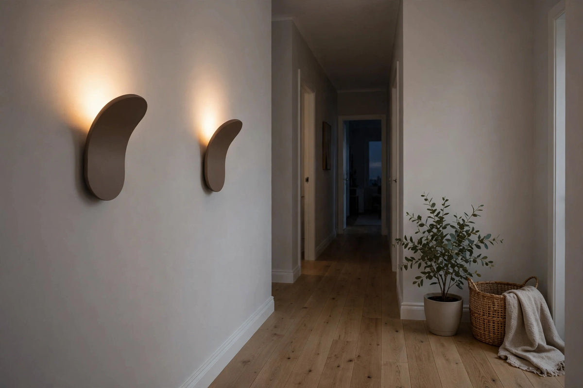 Kinkiet Skandynawski Nowoczesny – Lampa Ścienna LED do Salonu i Sypialni, Design Minimalistyczny | Lampovo