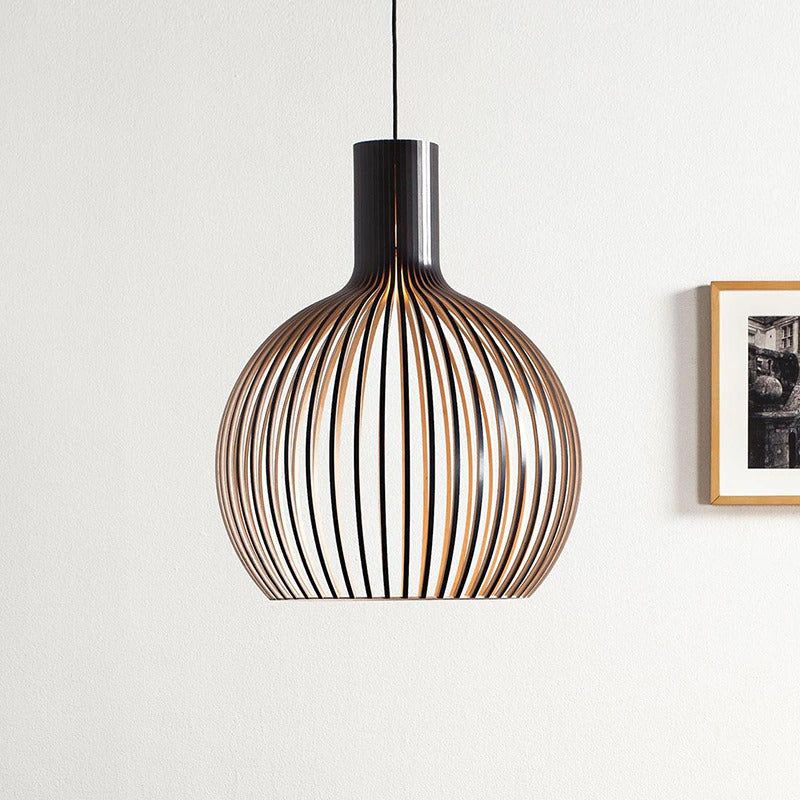 Ręcznie wykonana drewniana lampa wisząca – naturalny skandynawski styl dla ciepłych, minimalistycznych wnętrz