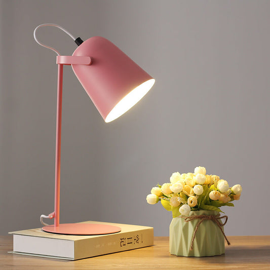 Nordic Metal LED Lampa biurkowa — eleganckie, minimalistyczne światło do czytania i nauki