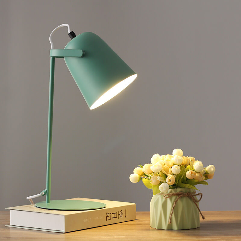 Nordic Metal LED Lampa biurkowa — eleganckie, minimalistyczne światło do czytania i nauki
