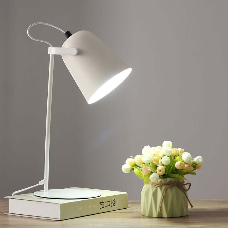 Nordic Metal LED Lampa biurkowa — eleganckie, minimalistyczne światło do czytania i nauki