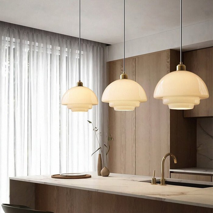 Lampa wisząca ze szkła białego — Smukła, nowoczesna elegancja w stylu Mid-Century Modern