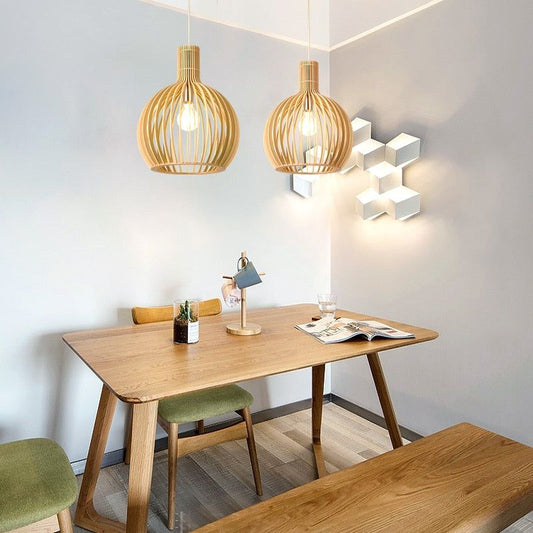 Ręcznie wykonana drewniana lampa wisząca – naturalny skandynawski styl dla ciepłych, minimalistycznych wnętrz